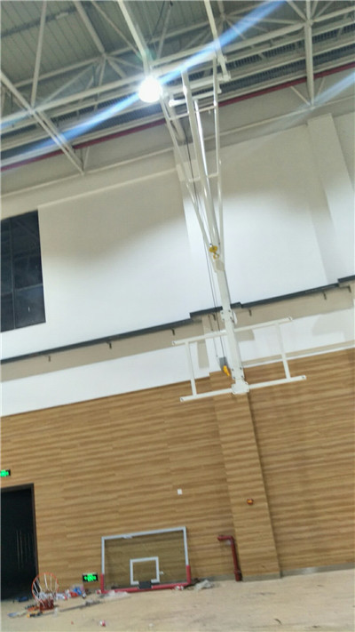 江西南昌某中学室内场馆悬挂式电动kaiyun开云安装现场